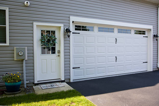 24/7 Emergency Garage Door Panel Replacement experts in Clarksville, TN